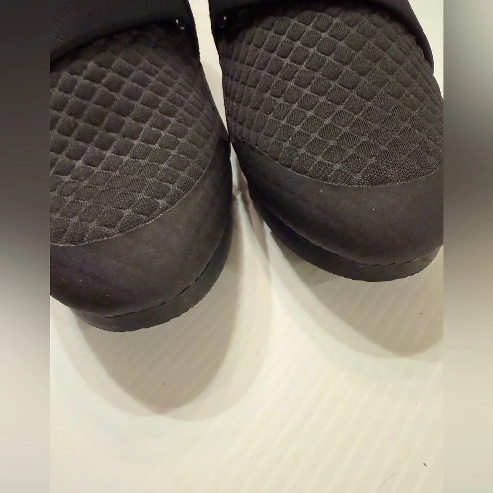 Baretraps Posture Women’s Black Wedge Slip-On Shoes Size, Size 7
